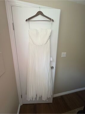 Lulu's White Pleated Strapless Dress